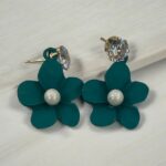 Beautiful Green Flower Necklace and  Earrings - Image 2