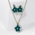 Beautiful Green Flower Necklace and  Earrings