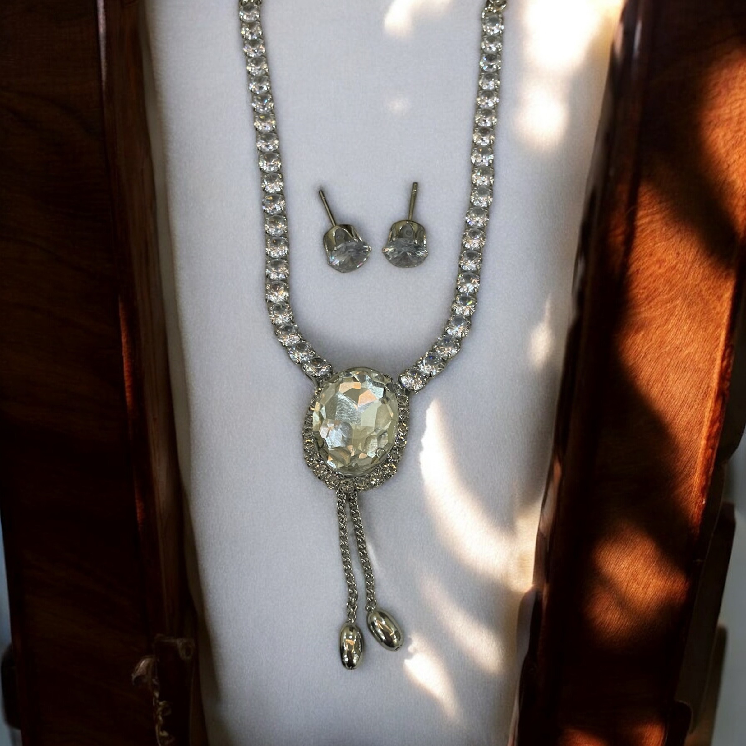 000137-Photoroom Vintage Clear Large Rhinestone Necklace and Earrings - Image 1