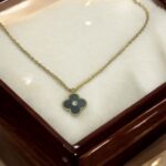Dark Gray Shell Stone Pendant Necklace