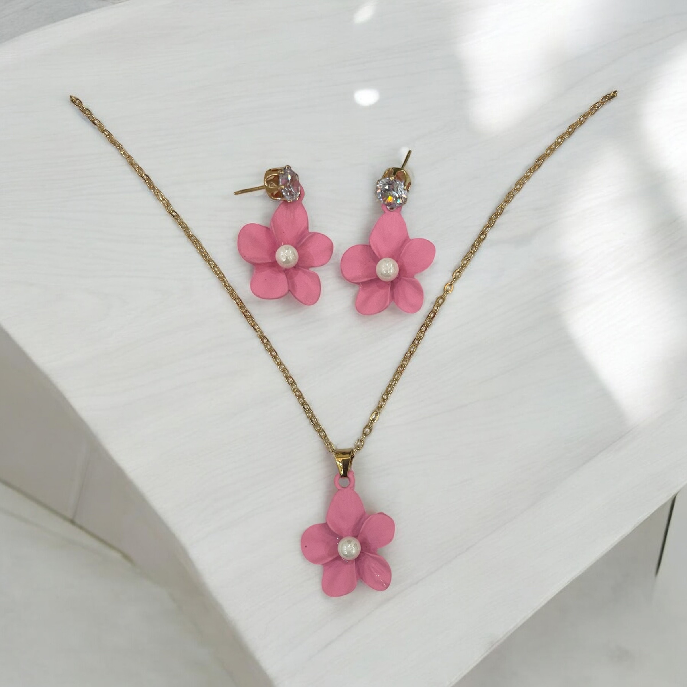 00034-Photoroom Beautiful Flower pendant and stud earrings - Image 1