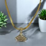 Serpentine Chain Gold Pendant Necklace