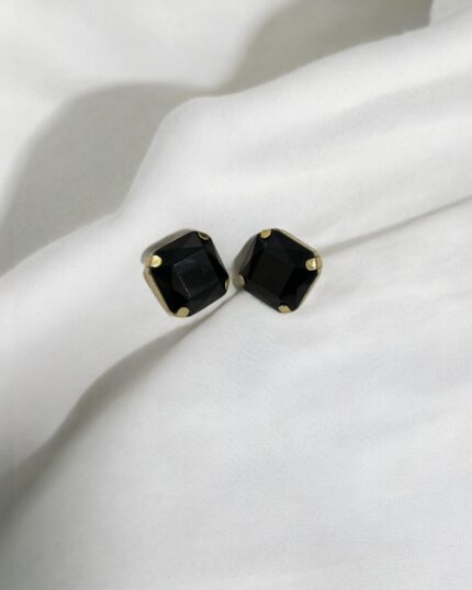 Minimalistic Black Pear Drop Tops