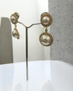 Vissen Pearl Dangle Earrings - Image 2